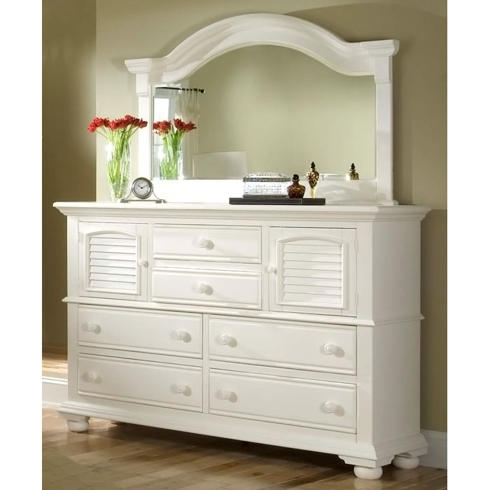 White cottage outlet style dresser